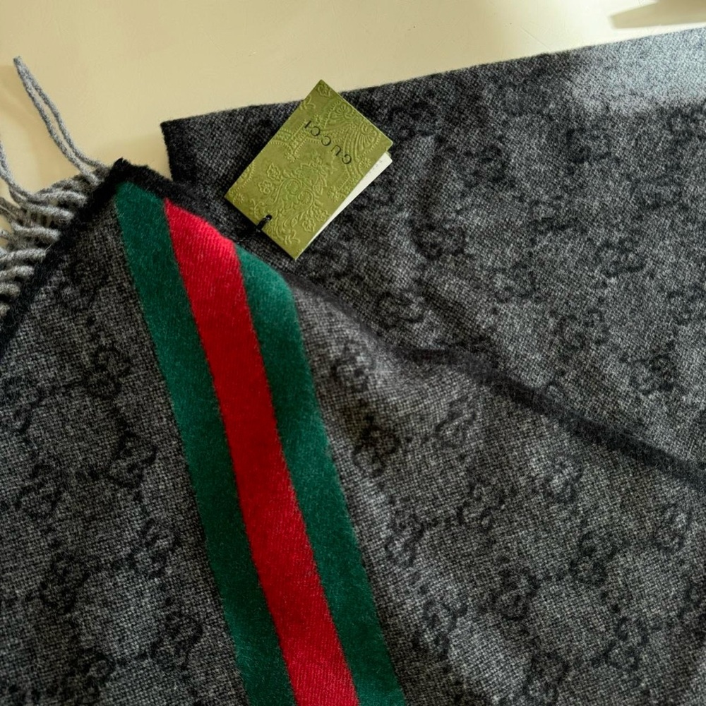NWT GUCCI WOOL SCARF AUTHENTIC - Picture 2 of 9